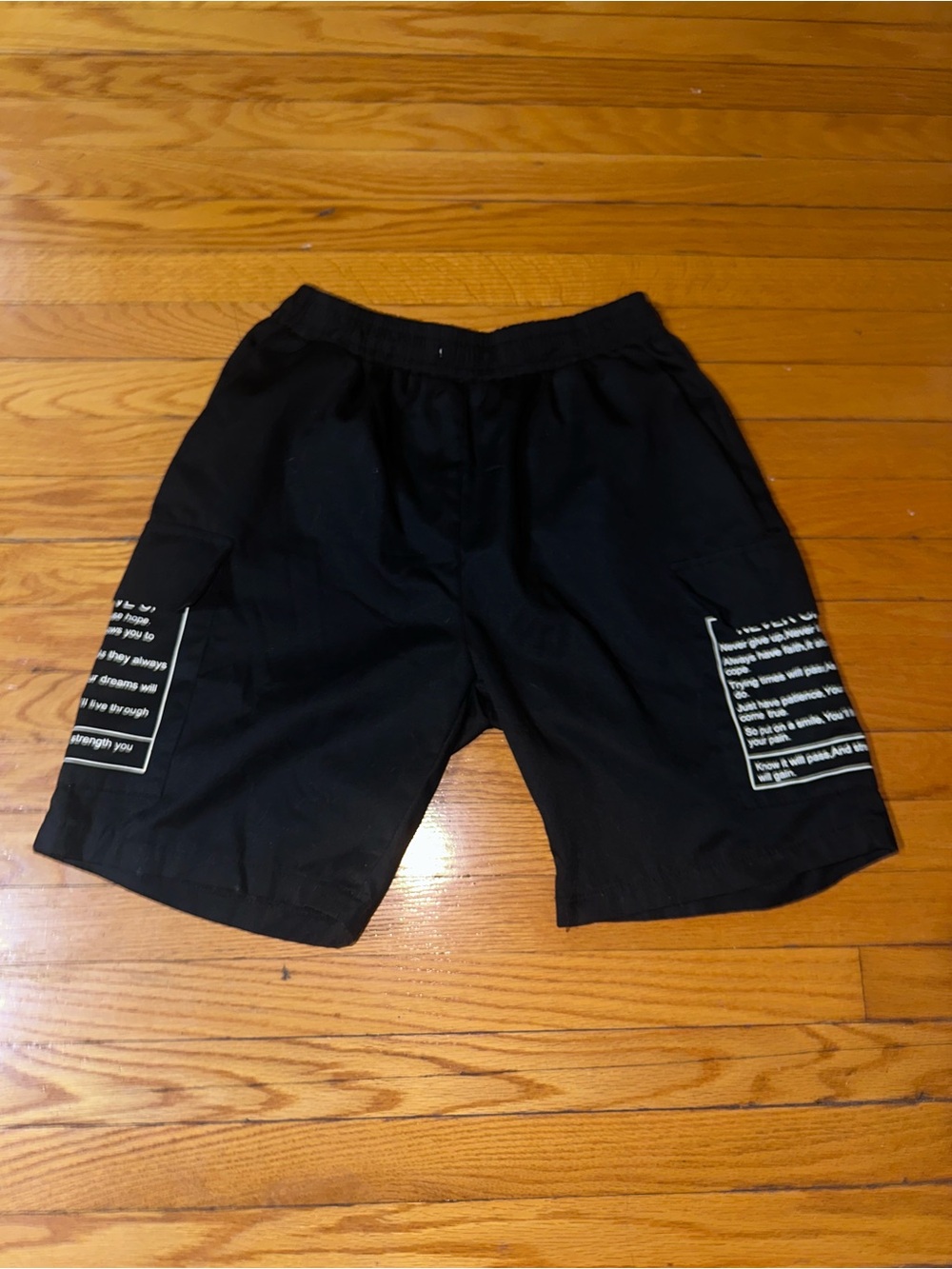 SHEIN Black Men's Graphic Side-Pocket Athletic Shorts - Picture 1 of 3